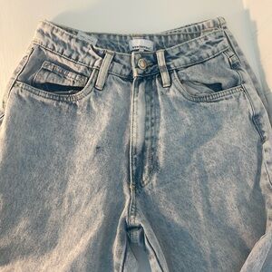 Light wash boyfriend jeans